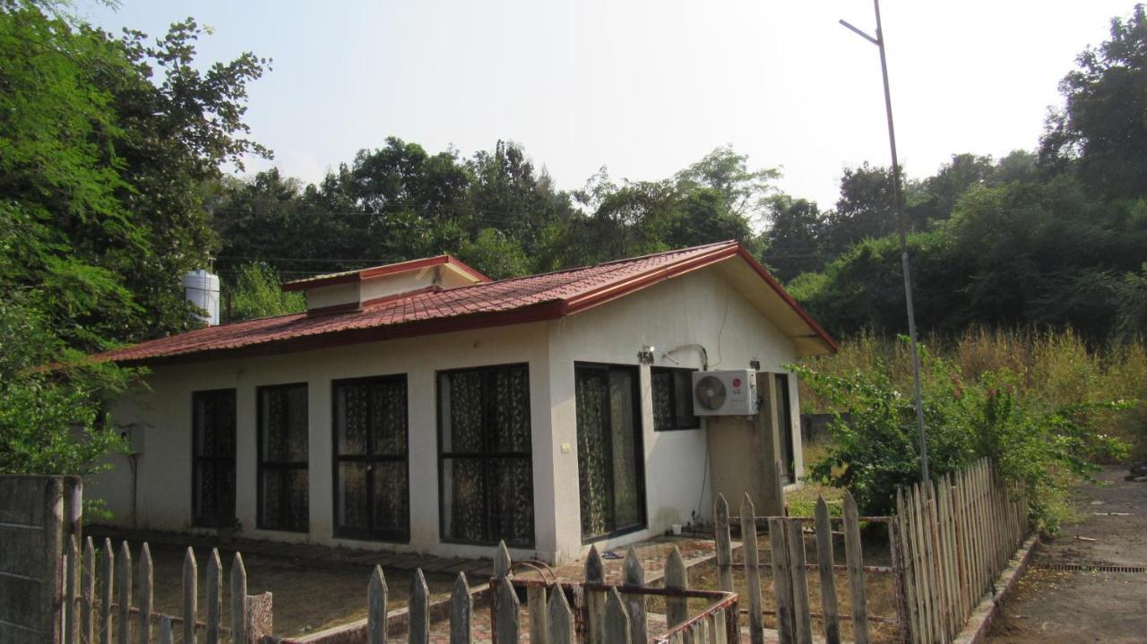 Retreat Chalets, The Nest, At Sparsh Resorts, Karjat Exterior foto