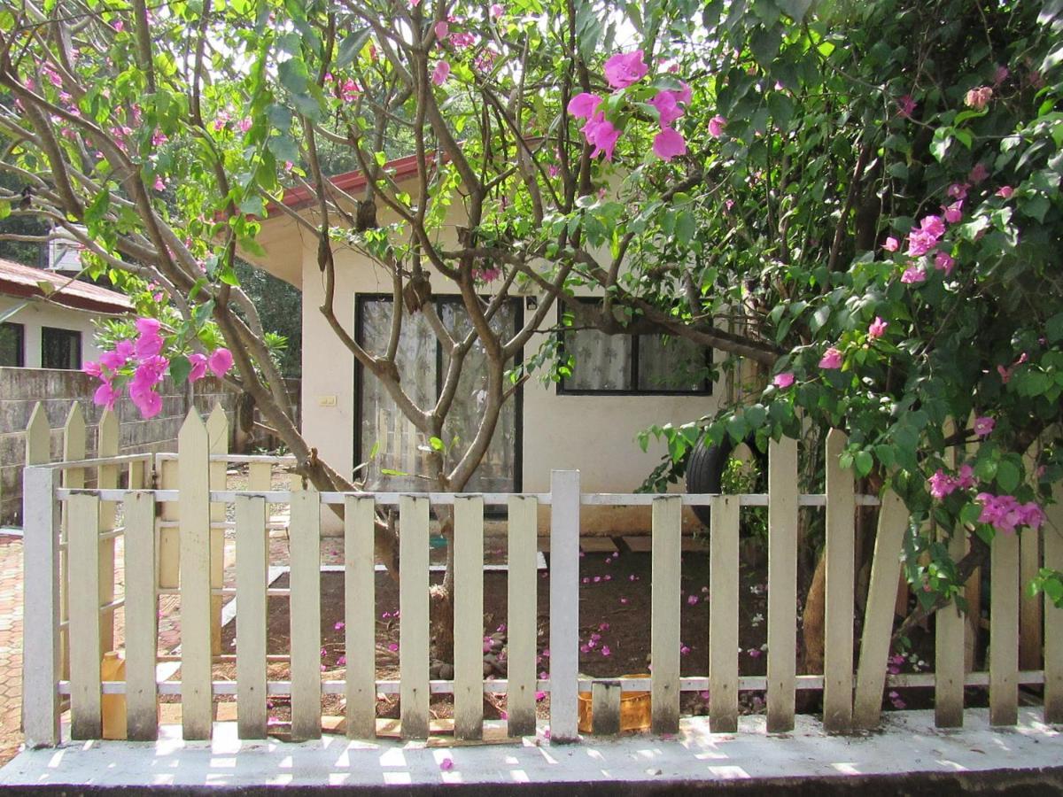 Retreat Chalets, The Nest, At Sparsh Resorts, Karjat Exterior foto