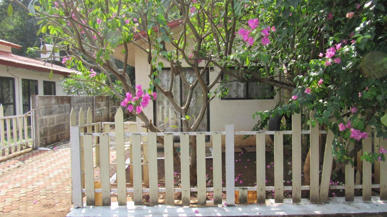 Retreat Chalets, The Nest, At Sparsh Resorts, Karjat Exterior foto